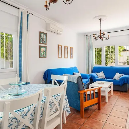 Holiday home Fuente4 Piscina Comun Famila