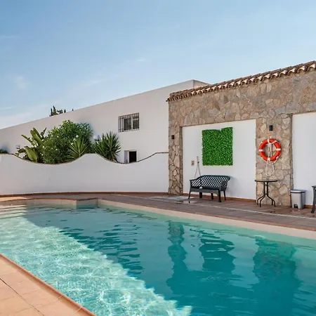 Fuente4 Piscina Comun Famila 乡村民宿